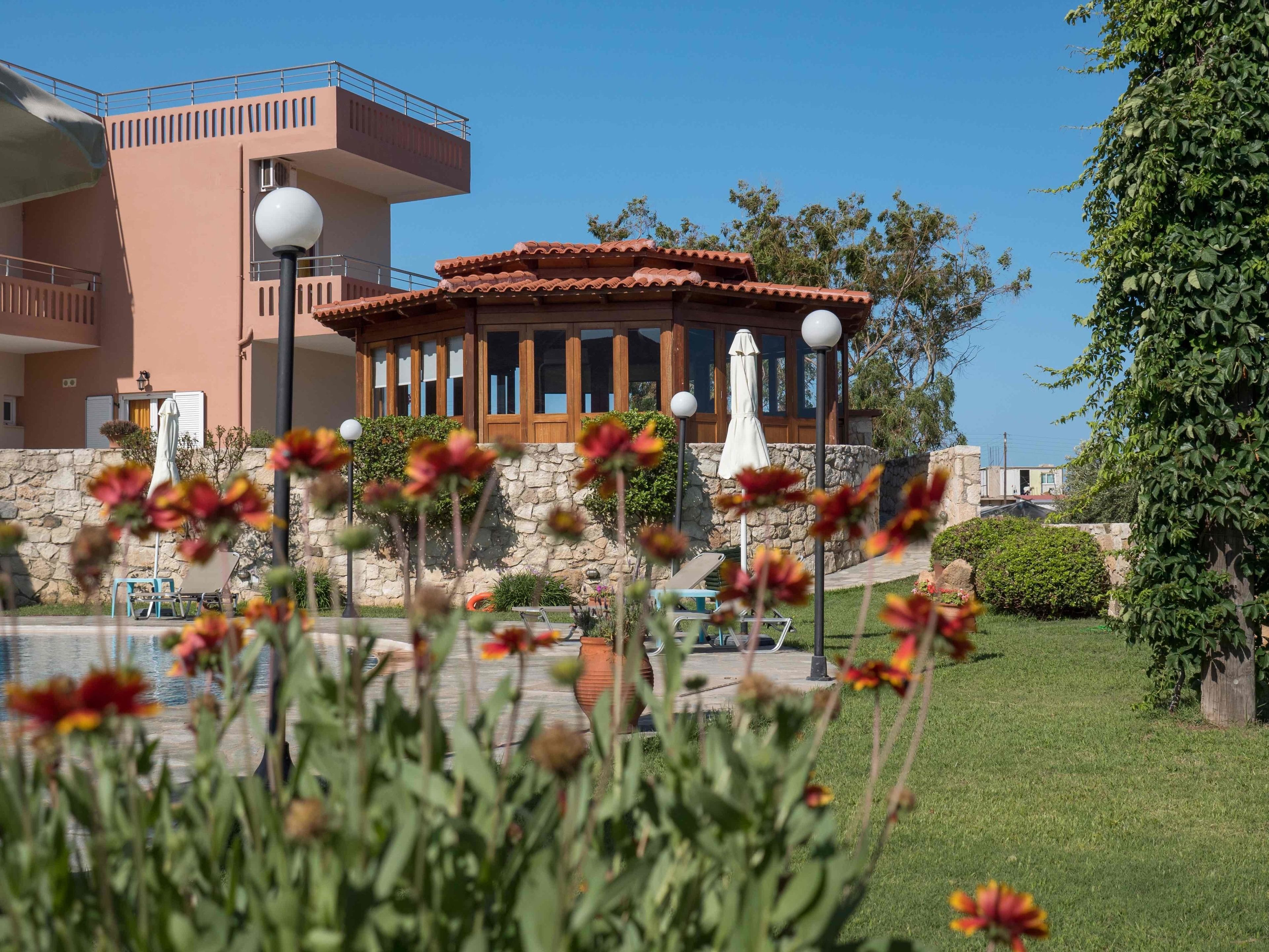 outdoor banquet area