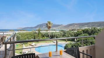 Double Room (4) | Balcony