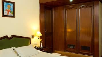 Business Double Room Single Use, Smoking, City View | Desk, rollaway beds, free WiFi