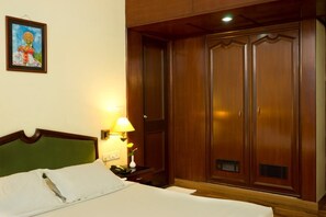 商务双人房（单人入住）, 吸烟房, 城市景观 | 办公桌、折叠床/加床（额外收费）、免费 WiFi