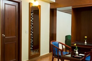 商务双人房（单人入住）, 吸烟房, 城市景观 | 办公桌、折叠床/加床（额外收费）、免费 WiFi