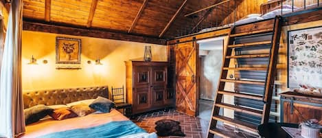 Quadruple Room, Fireplace | Minibar, blackout drapes, WiFi (free), bed sheets