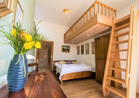 设计客房, 无障碍, 露台 | 迷你吧、遮光窗帘、免费 WiFi、床单