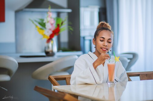 The Streamliner Hotel Apartment