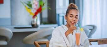 The Streamliner Hotel Apartment