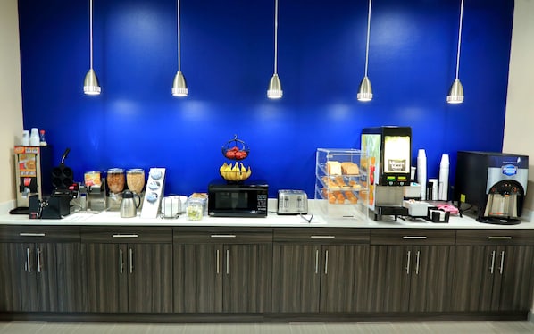 Free daily continental breakfast 