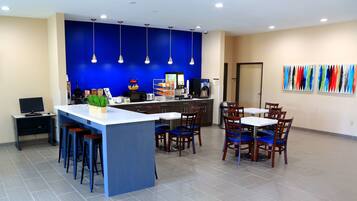 Free daily continental breakfast