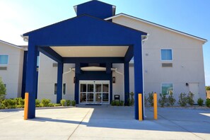 Property entrance - Americas Best Value Inn & Suites Prairieville (Prairieville)