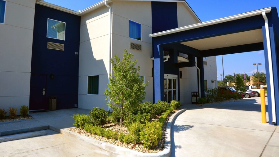 Americas Best Value Inn & Suites Prairieville