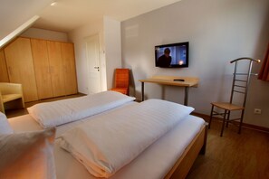 2 Schlafzimmer, Zimmersafe, Schreibtisch, Reisekinderbett
