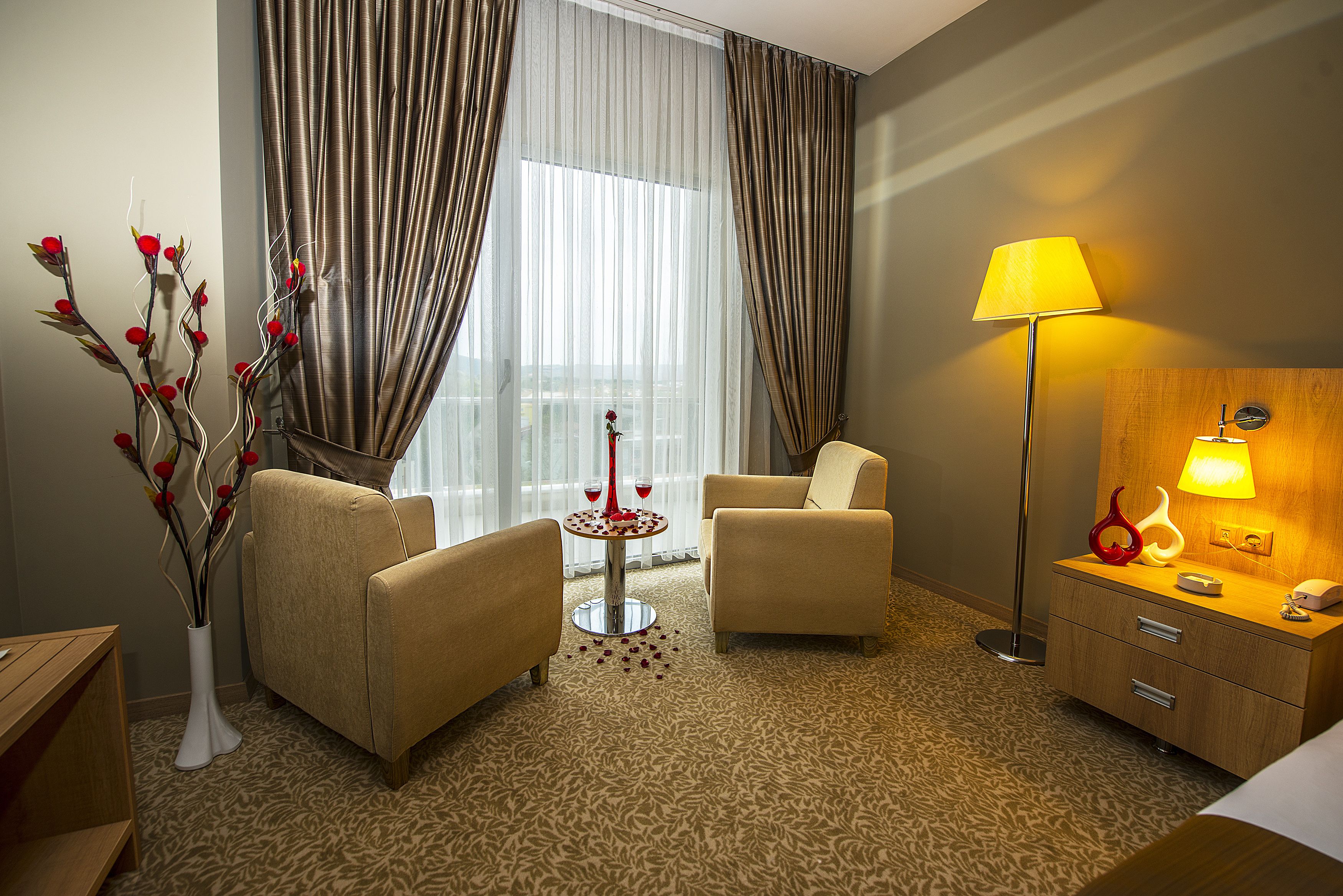 Quarto casal ou duplo standard | Frigobar, cofres nos quartos, quartos à prova de som, Wi-Fi de cortesia