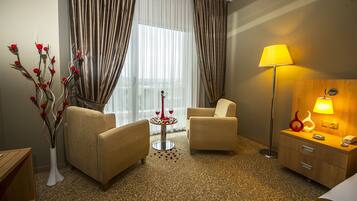 Minibar, in-room safe, soundproofing, free WiFi