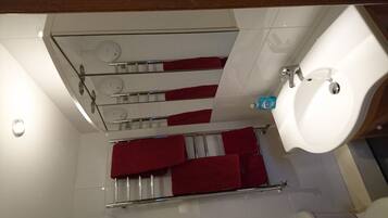 Wastafel kamar mandi