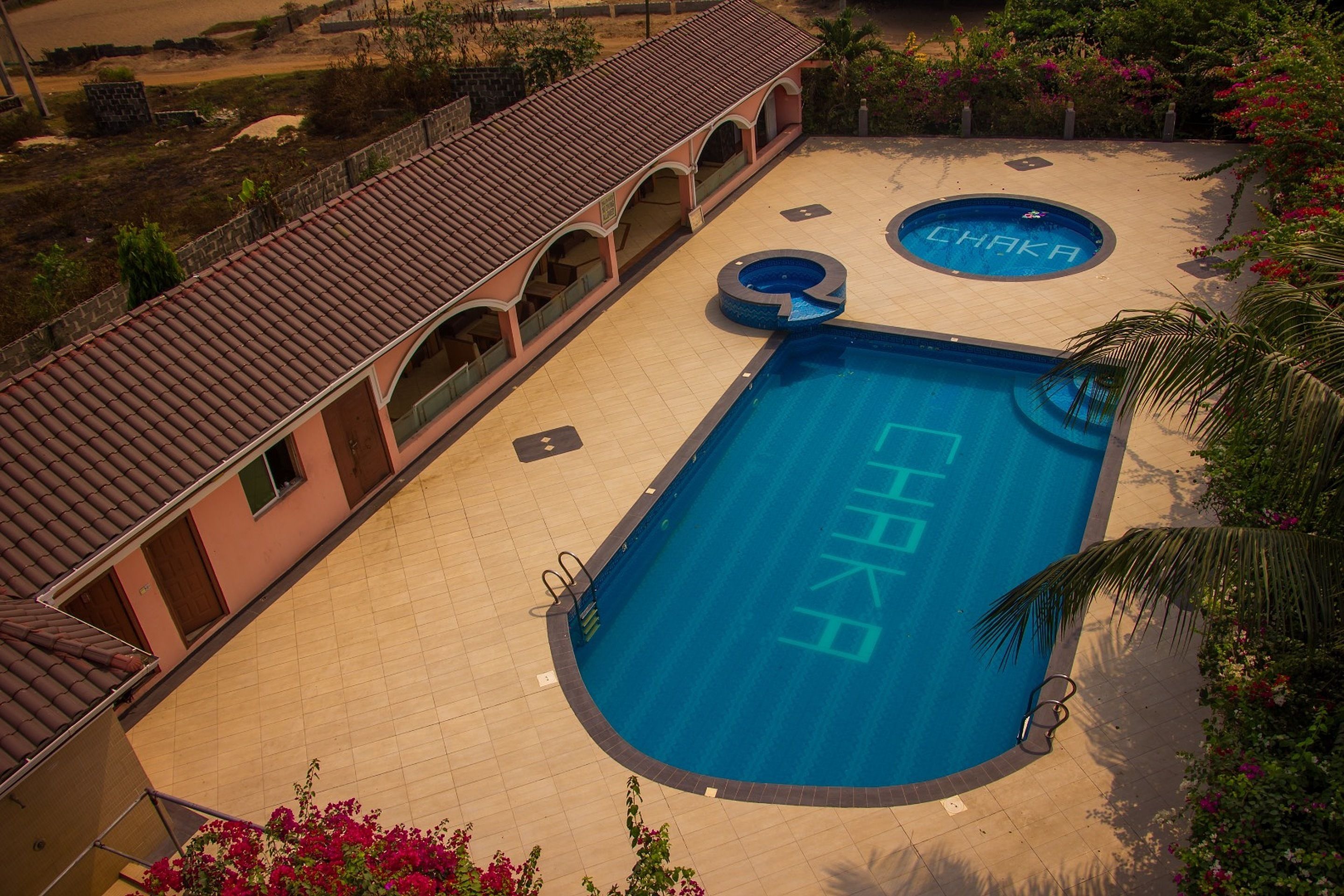 Kolam renang outdoor