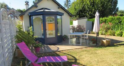 Charming retreat in Touraine with private garden, perfect for couples, near castles