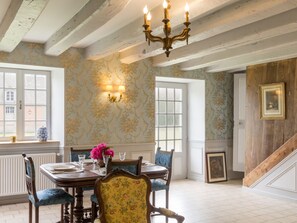 Dining - Renovated house in private park near Mont St-Michel (Bacilly)