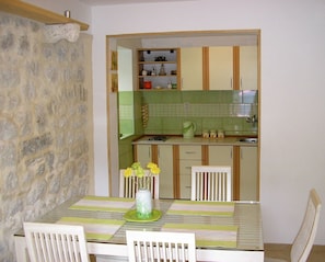 Luxury-Apartment, 2 Schlafzimmer, Meerblick | Essbereich im Zimmer