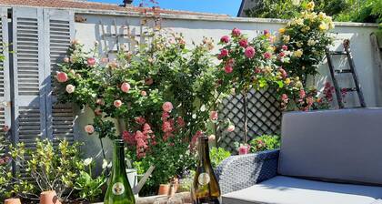 Spacious Cottage with Garden in Touraine Vineyards — Sleeps 10, Near Loire Castles