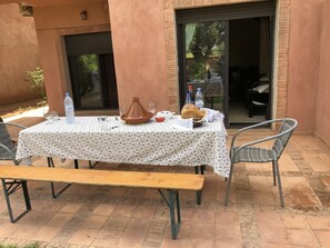 Outdoor dining