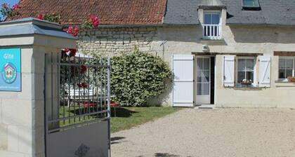 Charming Tufa Stone Cottage with Courtyard, Near Loire Castles, Electric Bike Rental Available