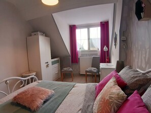 4 bedrooms, free WiFi