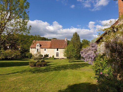 Historic home with heated pool & pets allowed, near Beauval Zoo