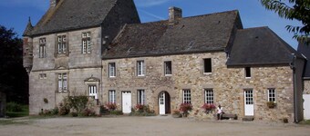 Semi-detached house with 4 bedrooms at Manoir de la Barguignerie