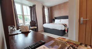 Double Room, Ensuite | Free WiFi - The Bronze Pig (Lincoln)