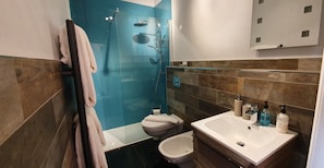 Double Room, Ensuite | Bathroom - The Bronze Pig (Lincoln)