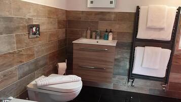 Doppelzimmer, mit Bad | Badezimmer