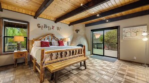 10 habitaciones, escritorio y tabla de planchar con plancha 