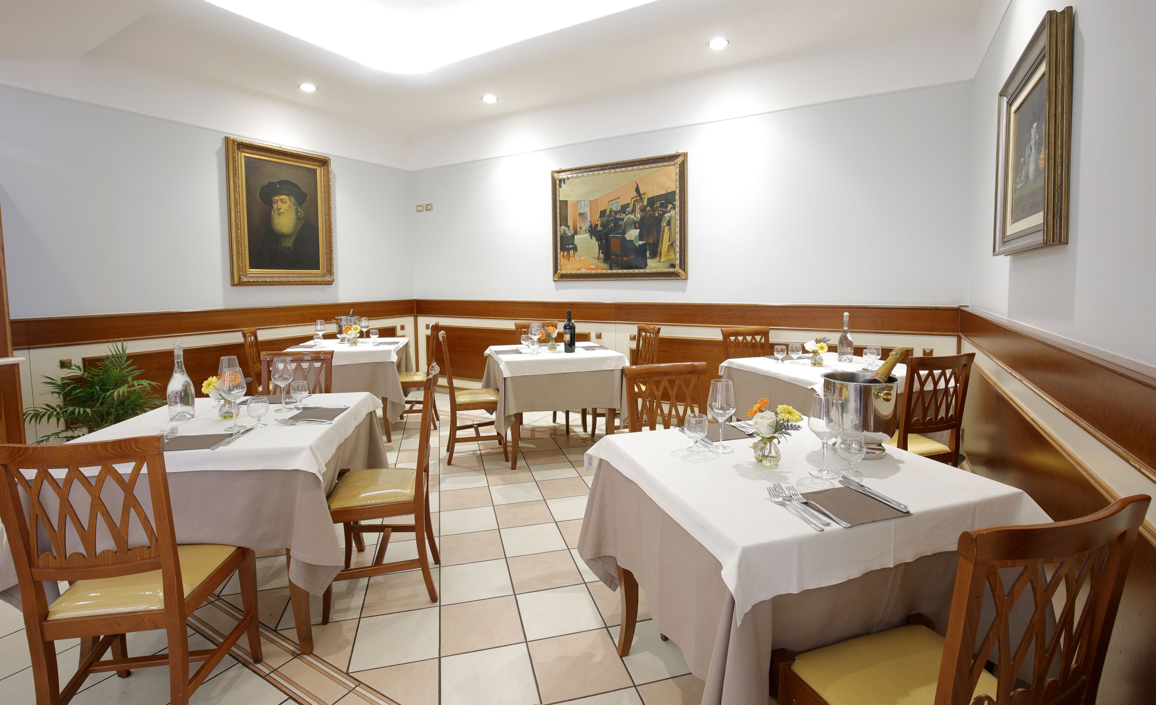 lunch and dinner served, italian cuisine