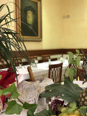 Lunch and dinner served, Italian cuisine - Hotel Sollievo (San Giovanni Rotondo)