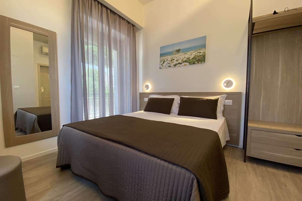 double room single use | minibar, desk, blackout curtains, cots/infant beds