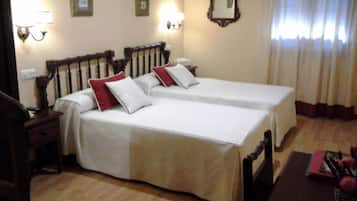 Twin kamer | Verduisterende gordijnen, beddengoed