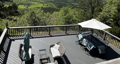 Petit Jean Cliffside Retreat