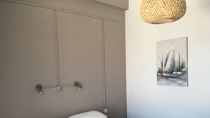 Unclassified image, 5 of 15, button - Cristi Rooms (Serifos)