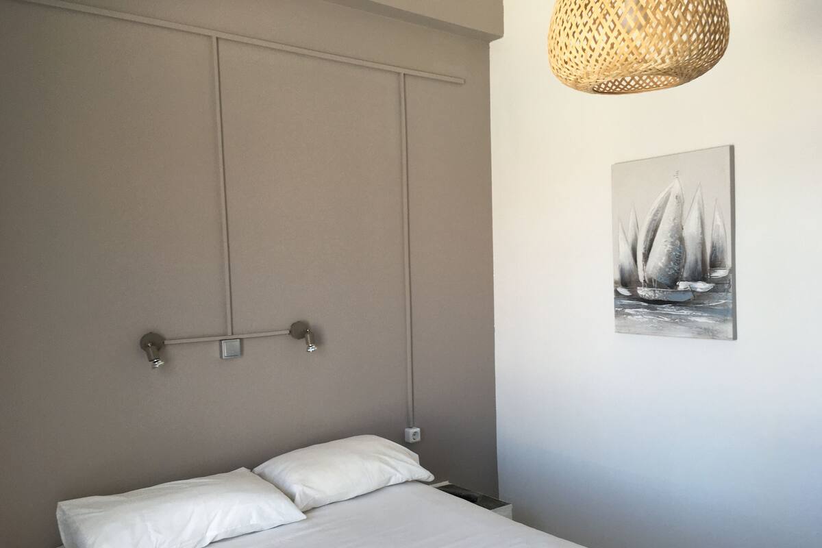 Double Room | Premium bedding, desk, laptop workspace, blackout drapes