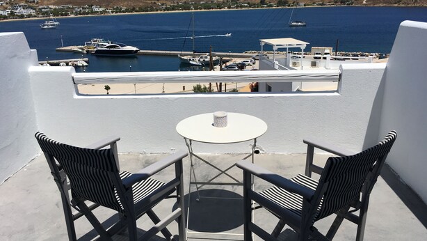 Unclassified image, 1 of 15, button - Cristi Rooms (Serifos)