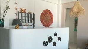 Unclassified image, 4 of 15, button - Cristi Rooms (Serifos)