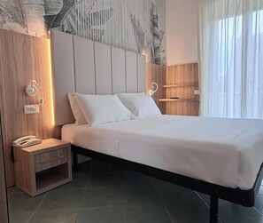 舒适双人房 | 客房内保险箱、免费 WiFi、床单