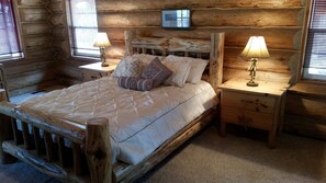 3 bedrooms, desk, iron/ironing board, free WiFi - " Authentic Hand-Crafted Cabin " w/ Awesome Lake View ! (Somers)