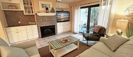 Smart TV, fireplace