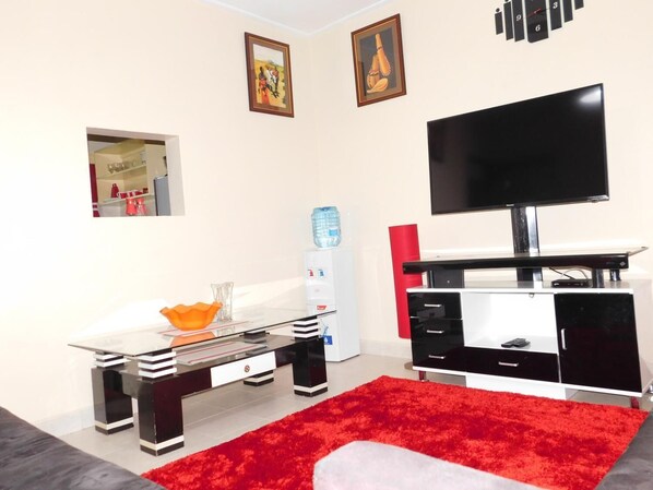 3 bedrooms, premium bedding, free WiFi