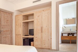Caja de seguridad en la habitación, escritorio y insonorización 