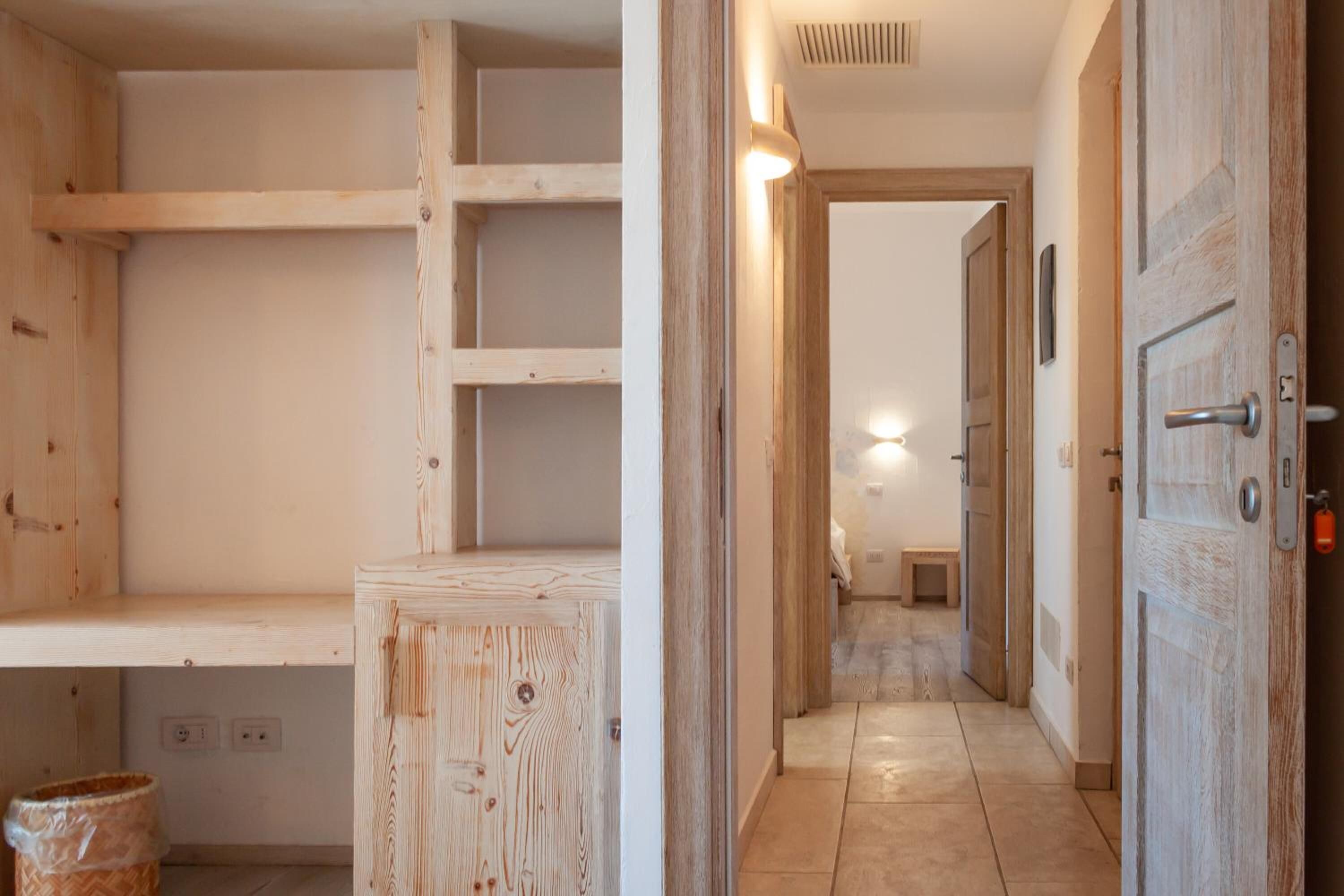 Coffres-forts dans les chambres, bureau, chambres insonorisées