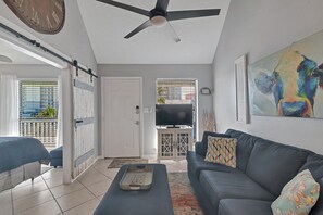 Smart TV, DVD player