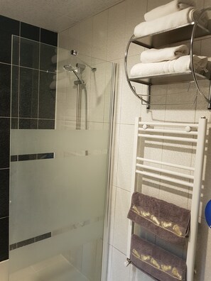 Chambre Double Standard | Salle de bain