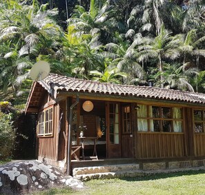 Standard-chalet, 1 makuuhuone | Egyptinpuuvillaiset lakanat, minibaari, yksilöllisesti sisustettu