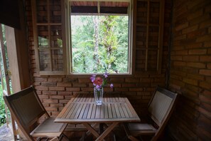 Chalet, 1 parisänky | Egyptinpuuvillaiset lakanat, minibaari, yksilöllisesti sisustettu